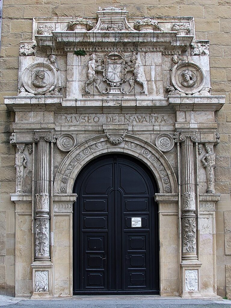Puerta museo de navarra